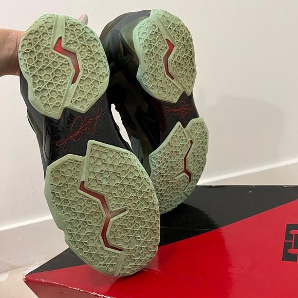 LeBron XI 616175700 size 13 main image 4